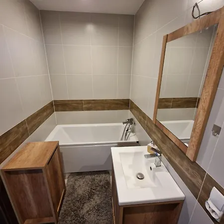 Stajnia Lesna Apartment Zerkow