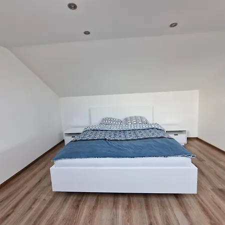 Apartment Stajnia Lesna