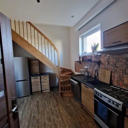Stajnia Lesna Apartment *